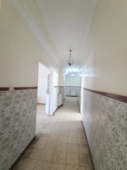Location Appartement Niveau de villa F6 Oran Oran