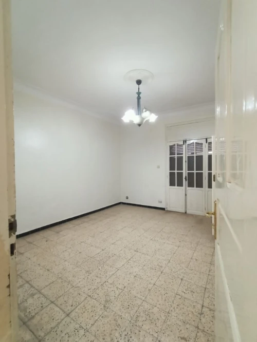 Location Appartement Niveau de villa F6 Oran Oran