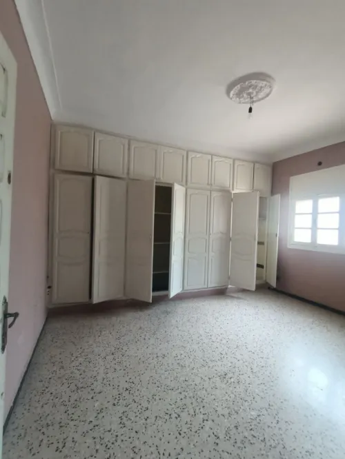 Location Appartement Niveau de villa F8 Oran Oran