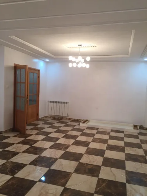 Location Appartement Niveau de villa F8 Oran Oran