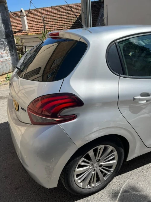 Peugeot 208 2015 Allure Facelift