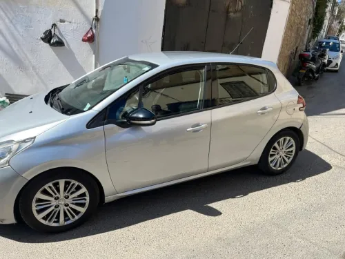 Peugeot 208 2015 Allure Facelift