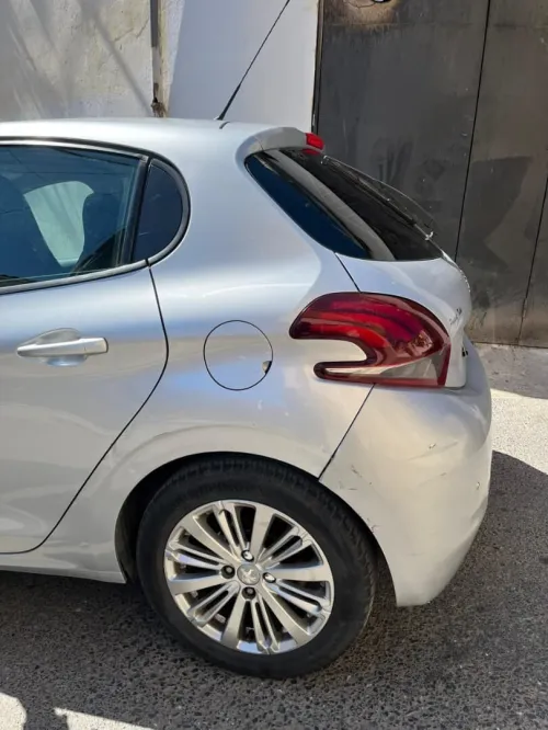 Peugeot 208 2015 Allure Facelift