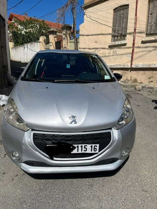 Peugeot 208 2015 Allure Facelift