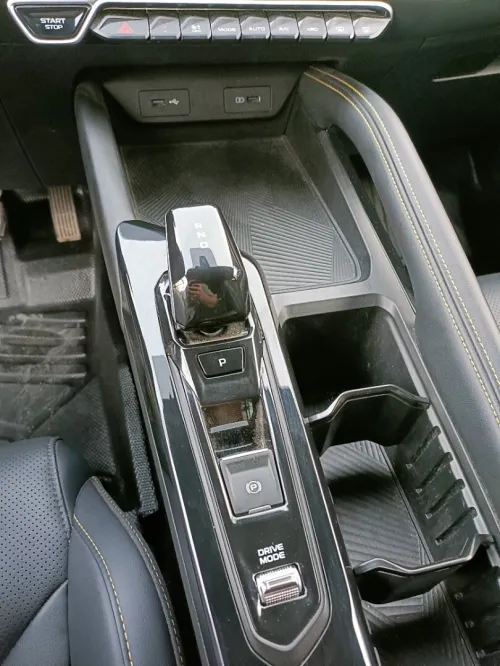 Geely Coolray 2025 