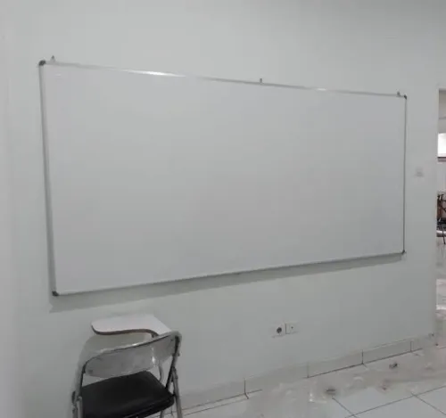 Tableau d'écriture blanc vertex