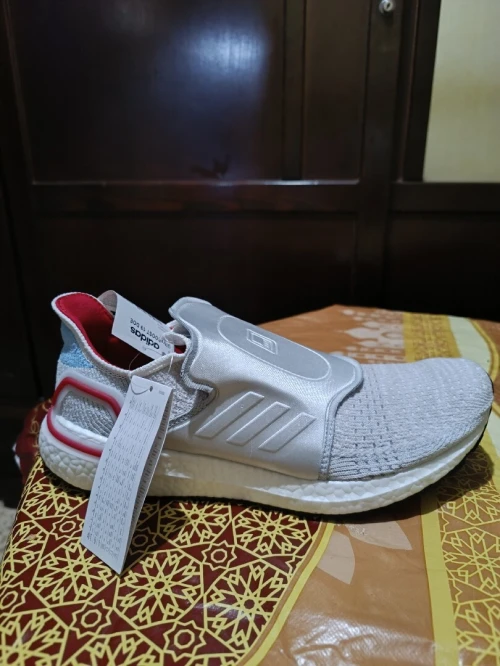 Adidas UltraBoost 19