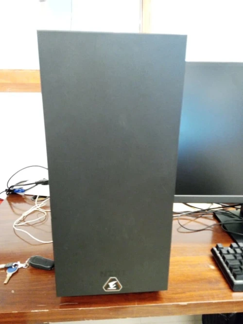 Affaire ! / I9 13 GEN  RTX 4070TI  32 RAM  1 T DISQUE dur interne unve