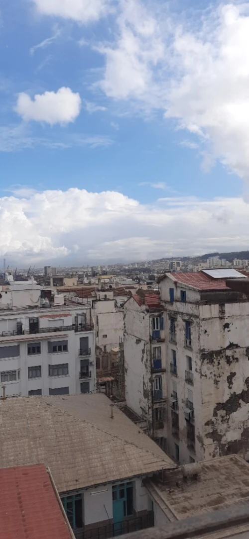 Cherche achat Appartement F2 Alger Dely brahim