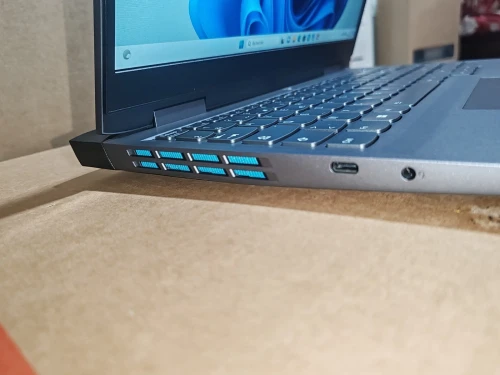 Lenovo loq 15aph8 .. 15.6p /144Hz  Ryzen 7 8845Hs 16 gb 01to ssd.. Rtx 4060 08gb.  257000