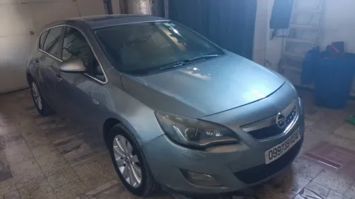 Opel Astra 2013 COSMO