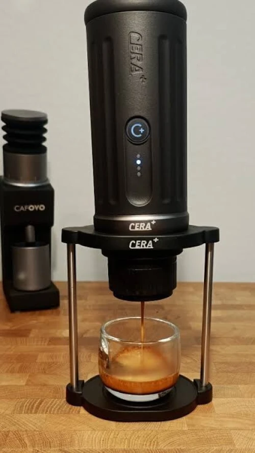 طقم القهوة المتكامل والذكي من Cera+ (ماكينة محمولة + مطحنة لاسلكية) - لعشاق التميز والرحلات