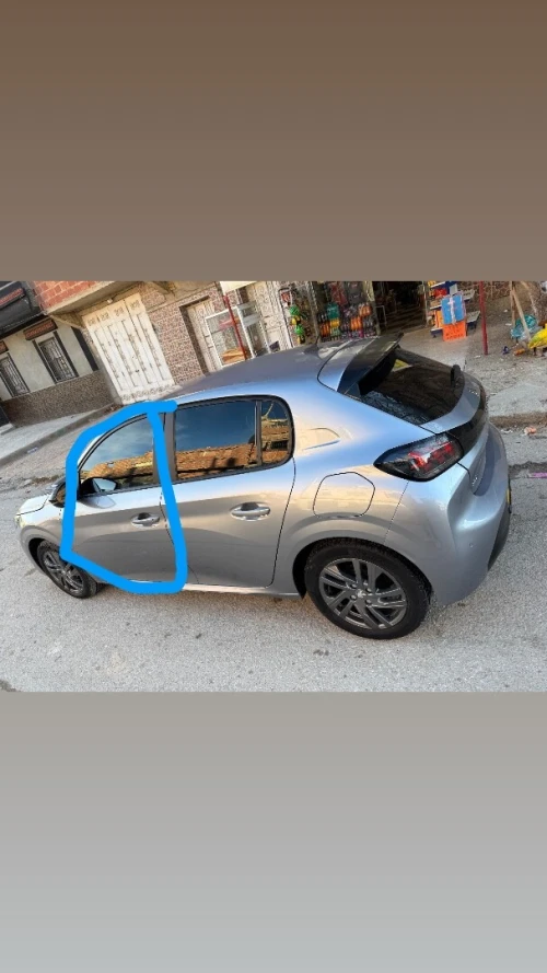 Peugeot 208 2022 New Silver Line