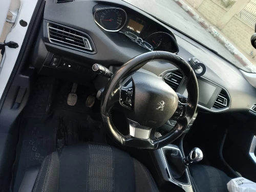 Peugeot 308 2015 