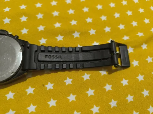 Montre fossil bon etat