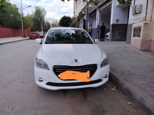 Peugeot 301 2014 Allure