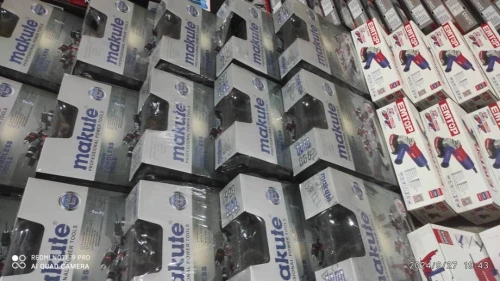 Lot quincaillerie, électricité, plomberie 