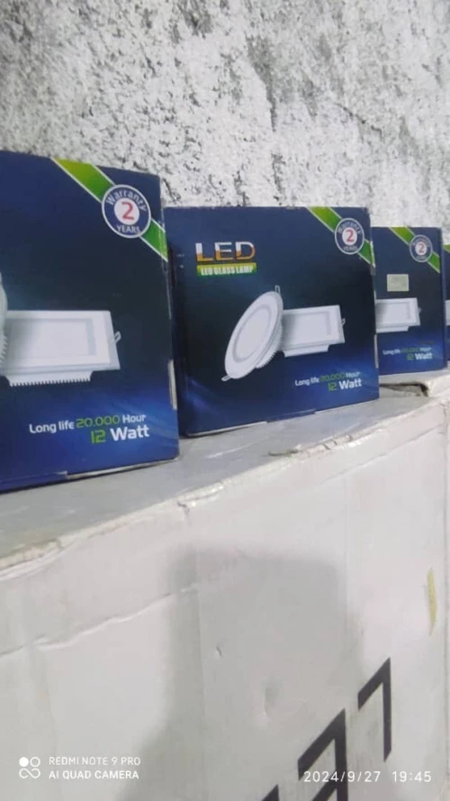 Lot quincaillerie, électricité, plomberie 