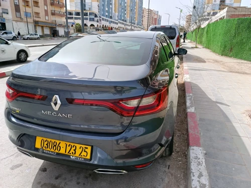 Renault Megane 4  2023 Itens