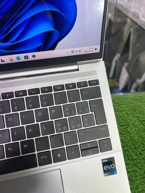 HP DRAGONFLY G4