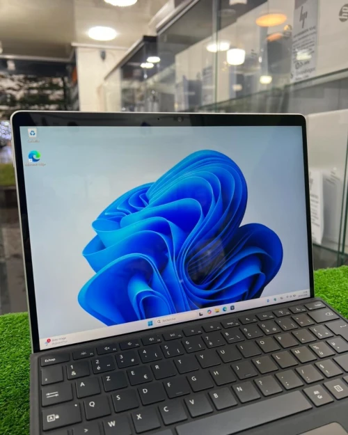 SURFACE PRO 8