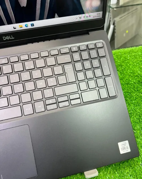 DELL VOSTRO 5590