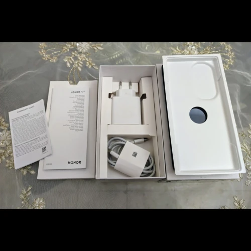 HONOR 70 5G - avec sa boite 