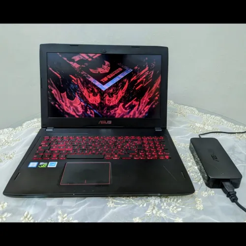 ASUS - GTX 1060 - i7 7700hq - 16 Gb Ram