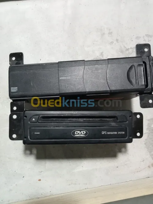 A vendre chargeur CD+ lecteur DVD navigation bour bmw 