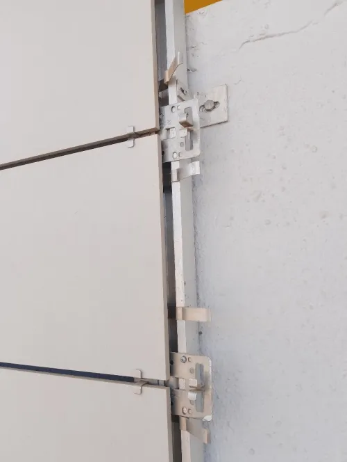Façade ventilée en céramique