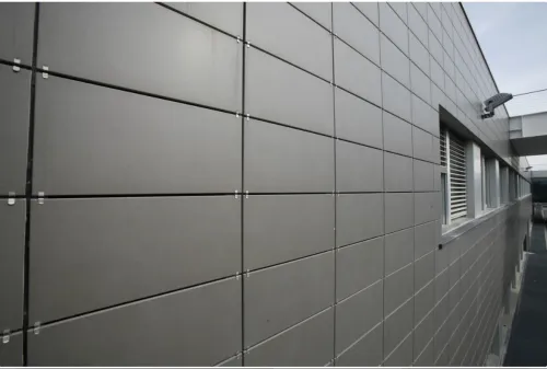Façade ventilée en céramique