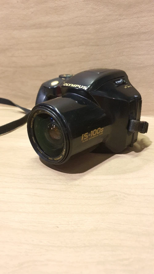 Olympus IS-100s, appareil photo reflex mono-objectif (SLR) 35 mm autofocus vintage collection, Japan