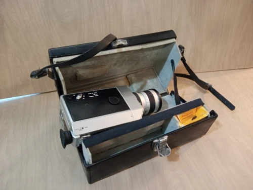 Camera super 8 Canon Auto Zoom 814 avec sacoche