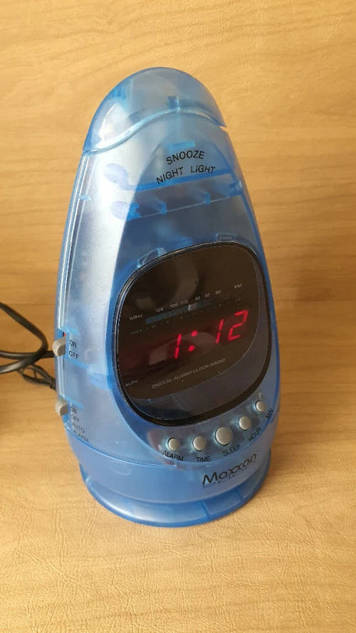 Radio réveil Maxxon 2000 avec lampe veilleuse