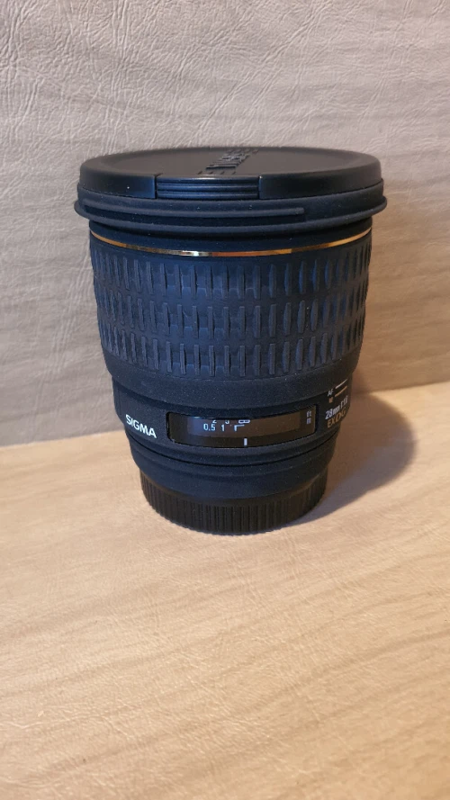 Zoom Objectif Sony SIGMA 28mm 1:1.8 EX DG  dans sacoche