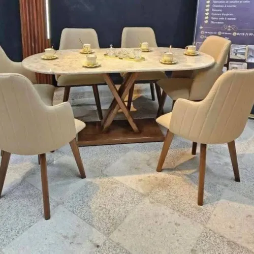 Table lux طاولة طعام 