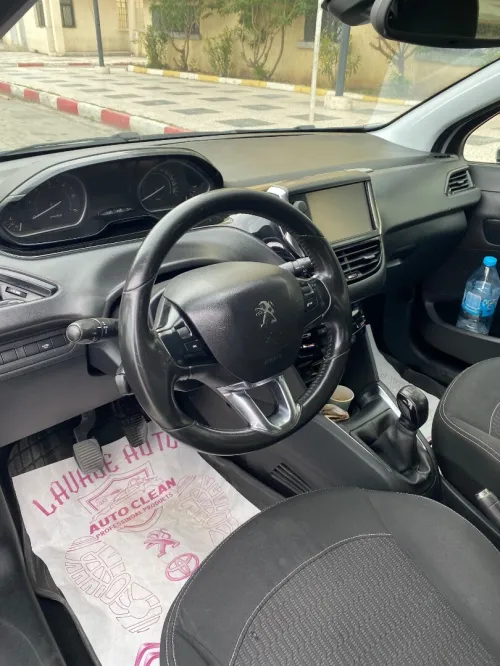 Peugeot 208 2018 Access Facelift