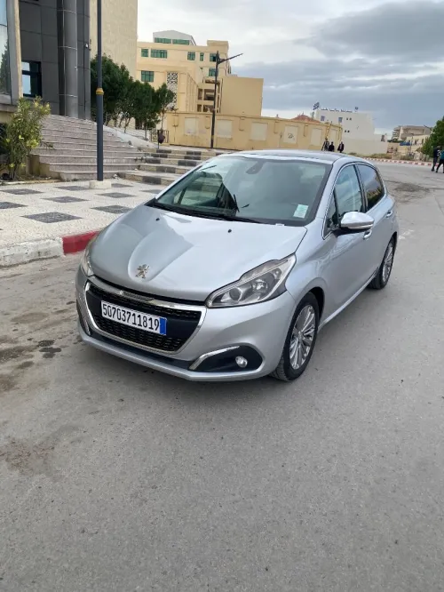 Peugeot 208 2018 Access Facelift