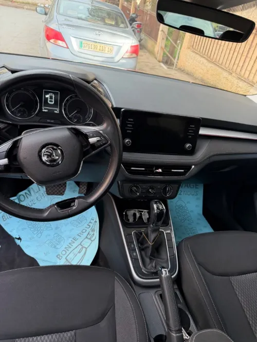 Skoda Fabia 2022 Style (avec toit panoramique)