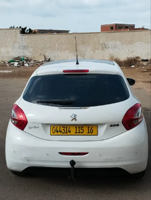 Peugeot 208 2015 Allure