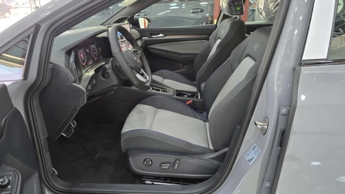 Volkswagen Golf 8 2025 R Black Edition 