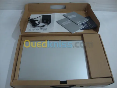 Laptop comme neuf i3-11th حاسوب محمول في حالة جيّد جدّا