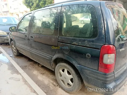 Opel SINTRA 2001 BLEU NUIT METALISEE