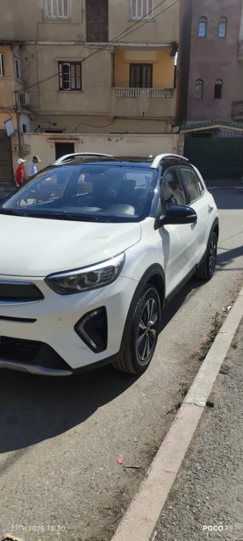 Kia KX1 2025 Black roof