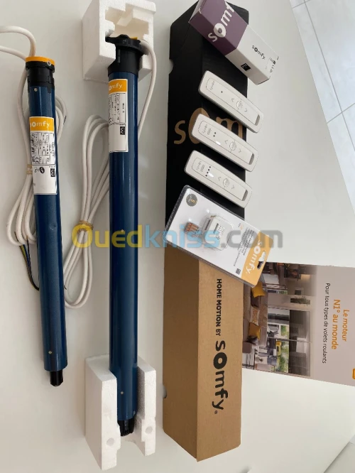 MOTEUR VOLET ROULANT AVEC TELECOMMANDE 