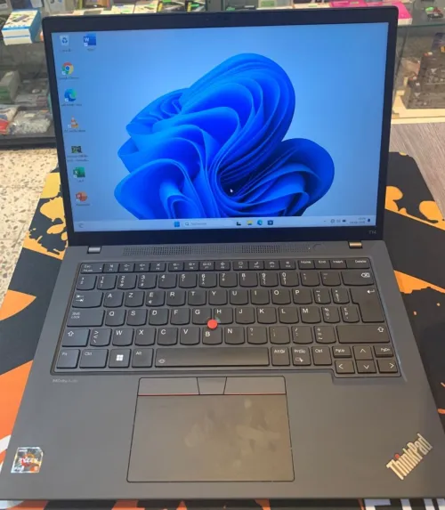 THINKPAD T14 Ryzen 5 PRO 7540U  Ram 16 ddr4SSD 512 NVME