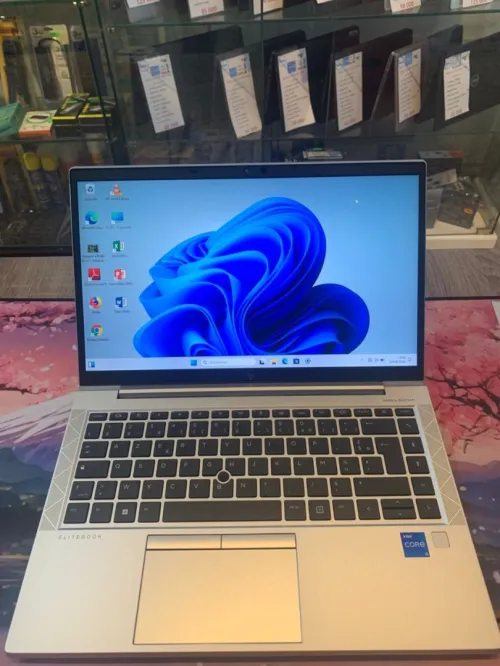 hp elitebook 840 g8 i5 1135 G7 ram 08 ddr4 ssd 256 nvme