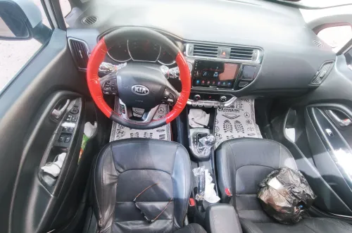 Kia Rio 5 portes 2015 Funny Facelift 