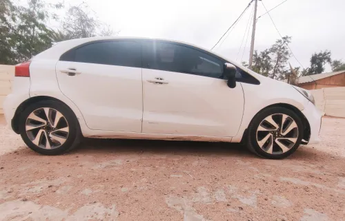 Kia Rio 5 portes 2015 Funny Facelift 