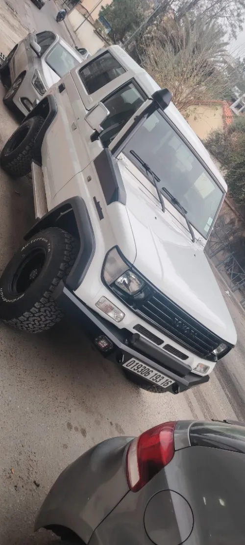 Toyota Land Cruiser 1993 Court
